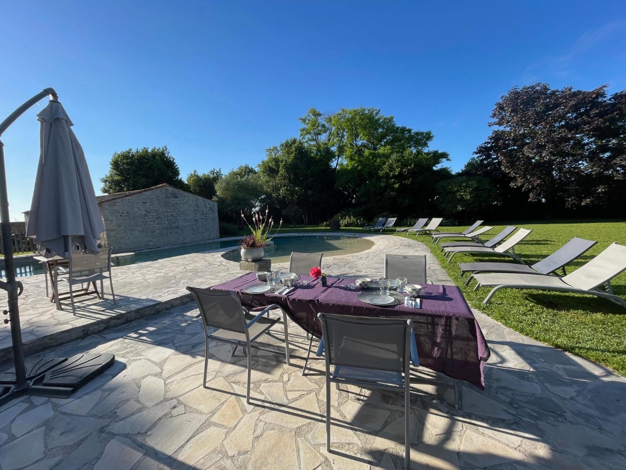 Bed and Breakfast Logis Saint Léonard à Dompierre-sur-Mer Extérieur photo