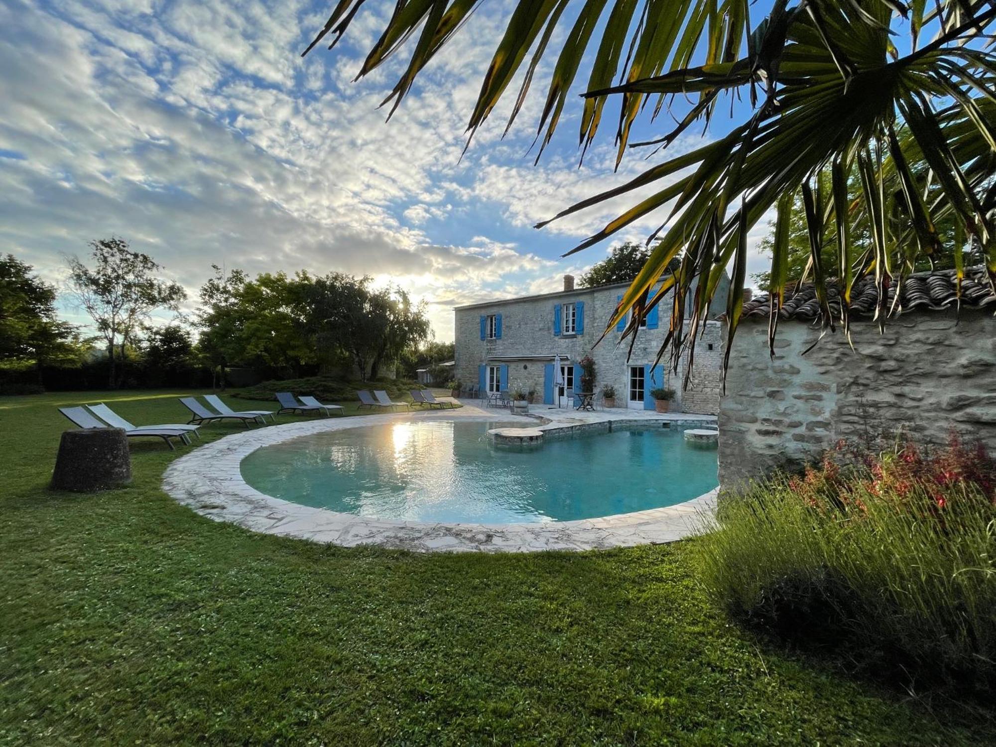 Bed and Breakfast Logis Saint Léonard à Dompierre-sur-Mer Extérieur photo