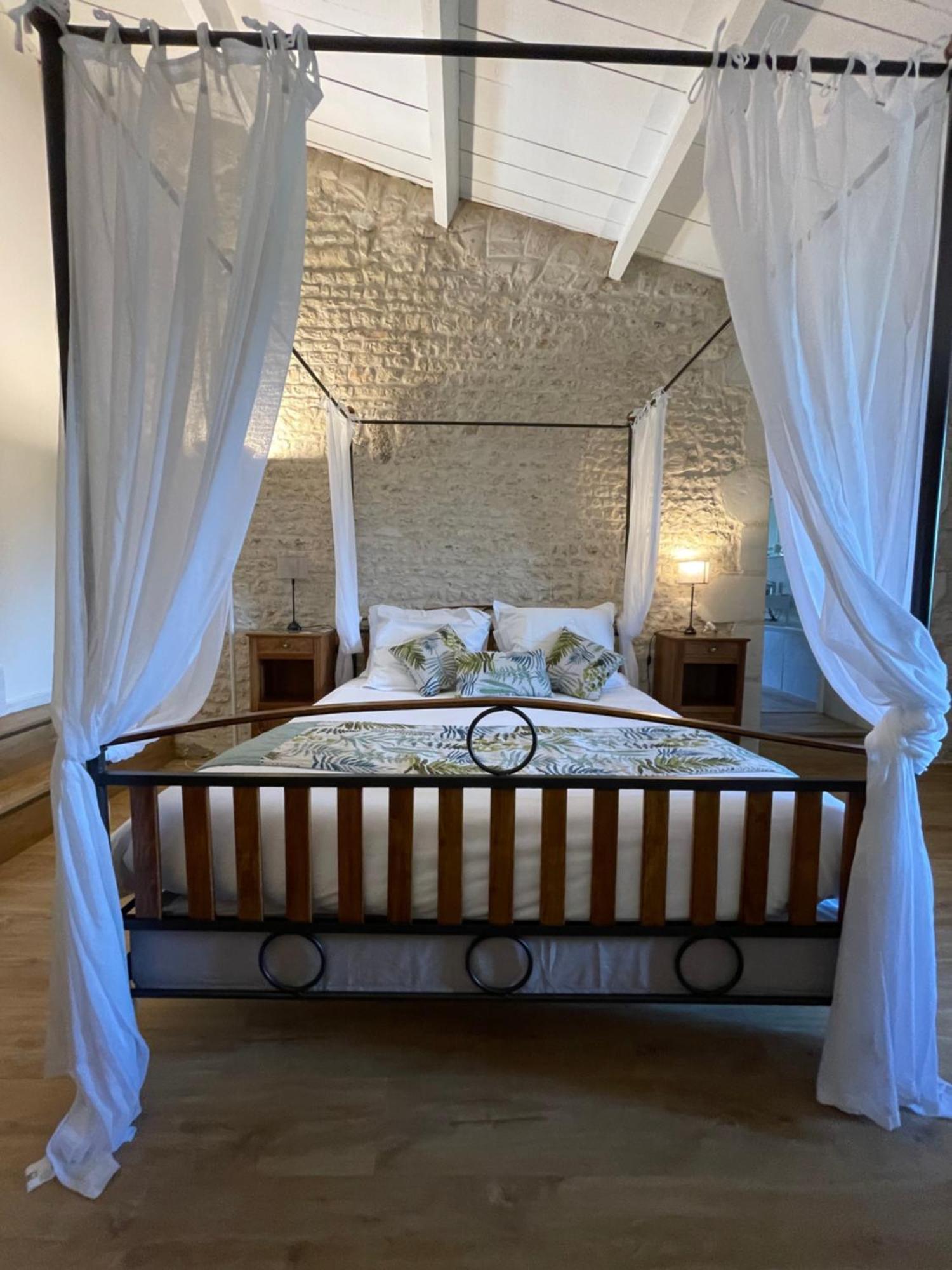 Bed and Breakfast Logis Saint Léonard à Dompierre-sur-Mer Extérieur photo