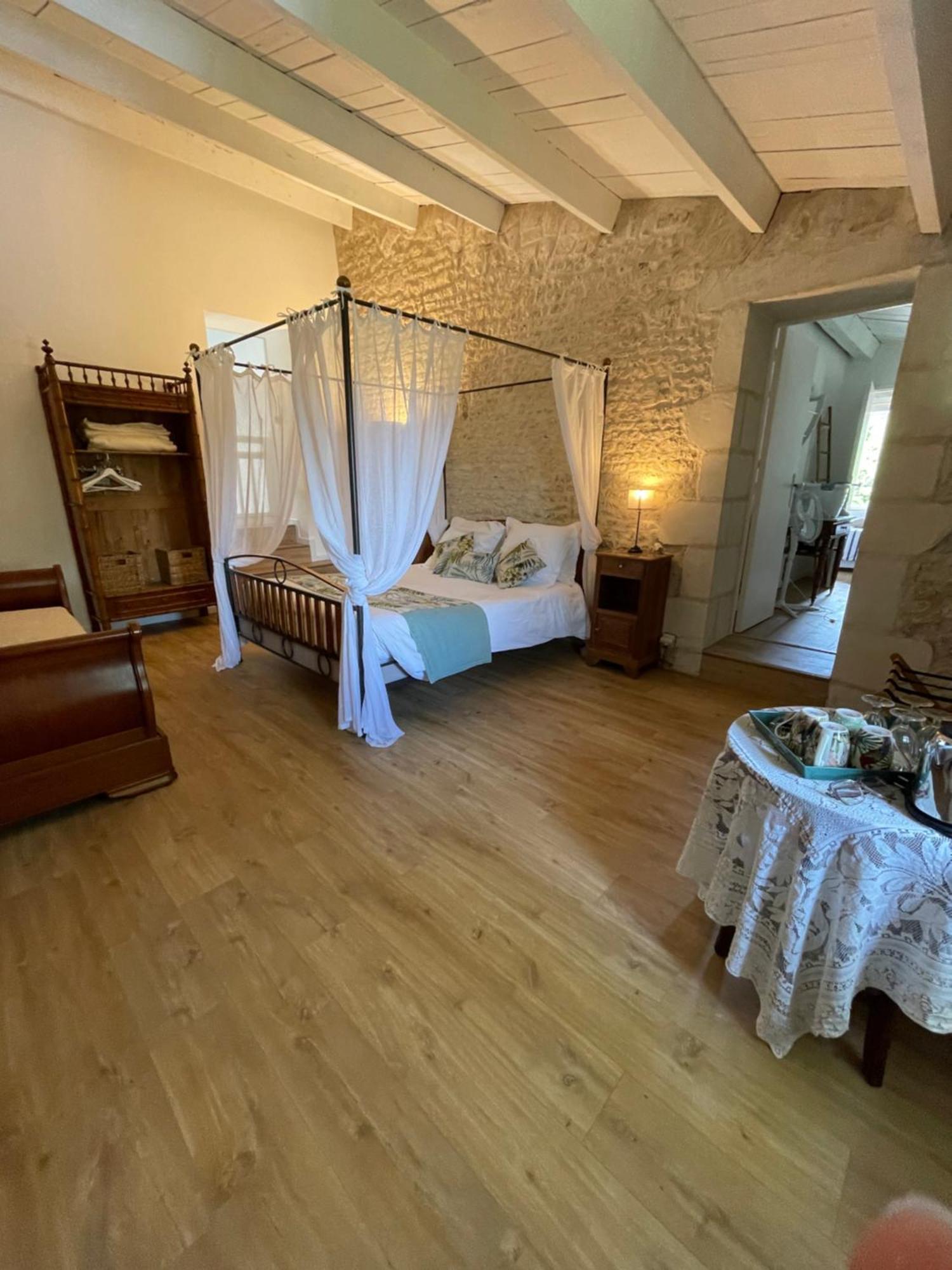 Bed and Breakfast Logis Saint Léonard à Dompierre-sur-Mer Extérieur photo